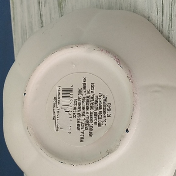 White Flower Ceramic Incense Holder or jewelry holder - Picture 4 of 5